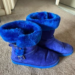 ✨SALE✨💙LAM Blue Furry Winter Boots💙